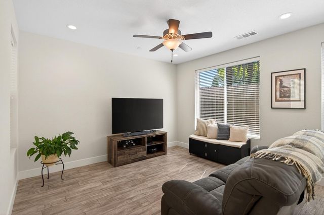 139 Clover Meadows Cir, Lincoln, CA 95648