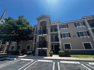 22621 SW 88th Pl 302-8, Cutler Bay, FL 33190