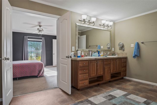 89 Park Lane, Gainesville, TX 76240