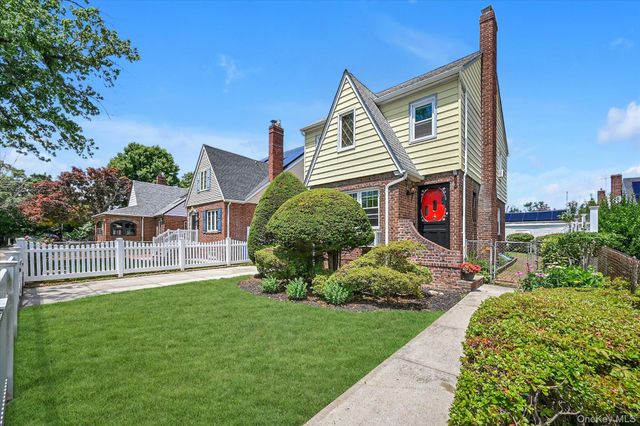236-11 Seward Avenue, Bellerose Manor, NY 11427