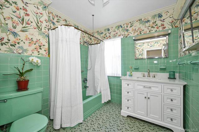 236-11 Seward Avenue, Bellerose Manor, NY 11427