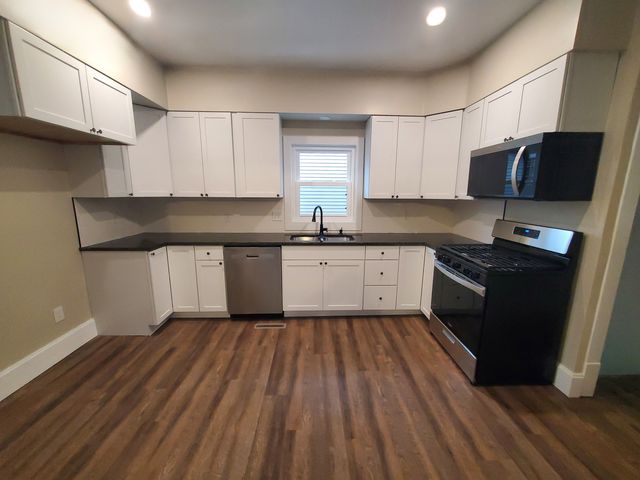 724 20th Avenue, East Moline, IL 61244