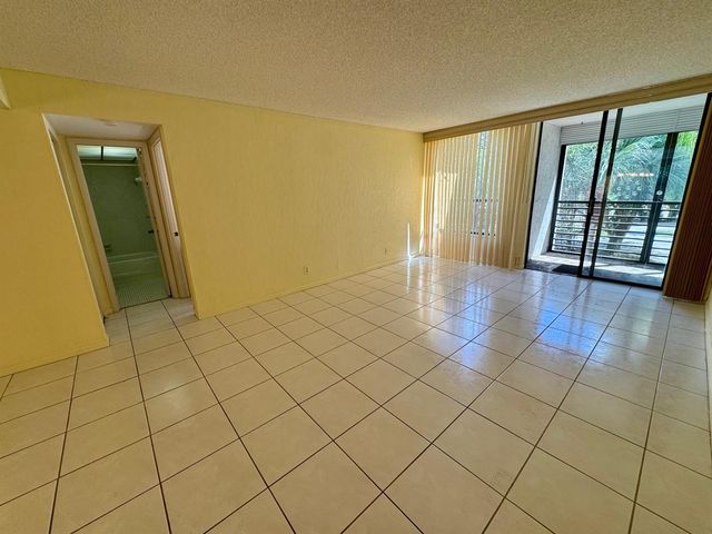 8050 W Mcnab Road 320, Tamarac, FL 33321