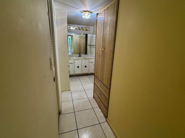 8050 W Mcnab Road 320, Tamarac, FL 33321