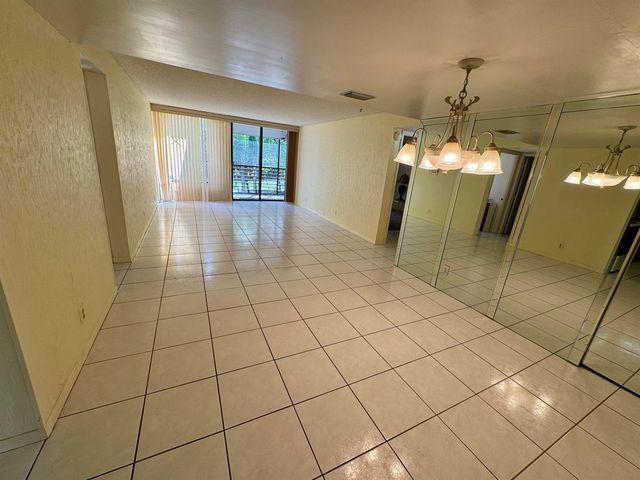 8050 W Mcnab Road 320, Tamarac, FL 33321