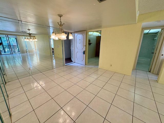 8050 W Mcnab Road 320, Tamarac, FL 33321