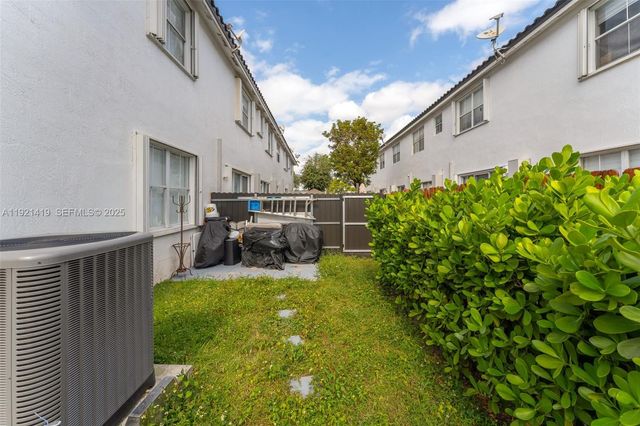 5610 NW 107th Ave 1306, Doral, FL 33178