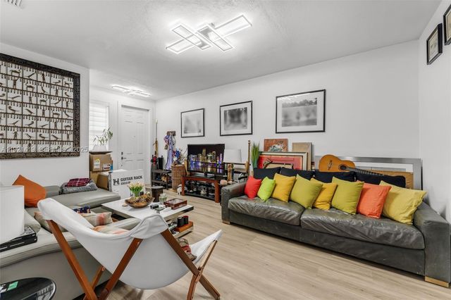 5610 NW 107th Ave 1306, Doral, FL 33178