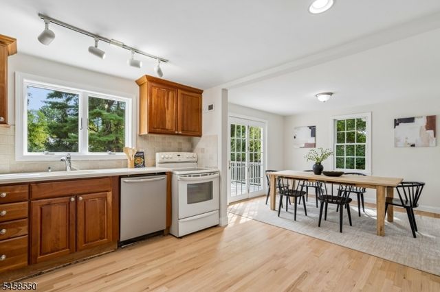 20 Pine St, Bernards Twp., NJ 07920
