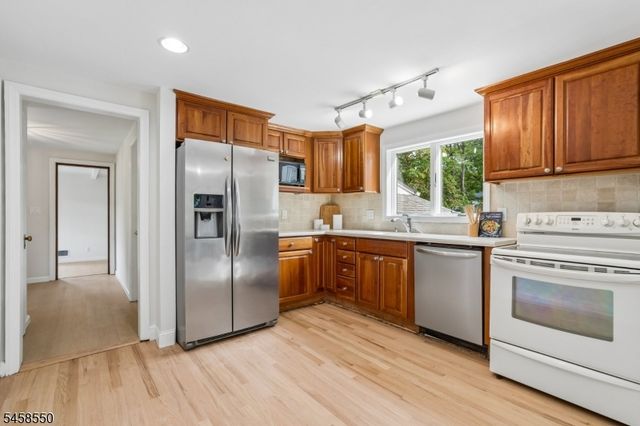 20 Pine St, Bernards Twp., NJ 07920