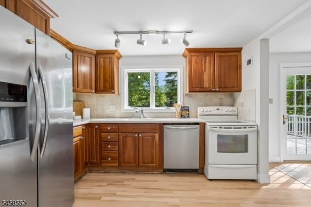 20 Pine St, Bernards Twp., NJ 07920