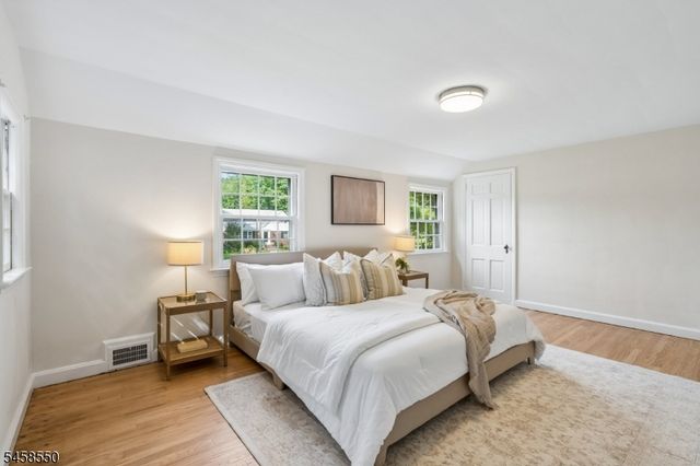 20 Pine St, Bernards Twp., NJ 07920