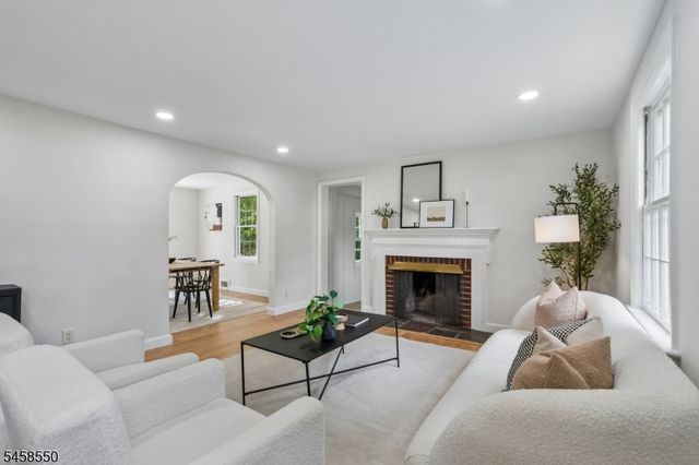20 Pine St, Bernards Twp., NJ 07920