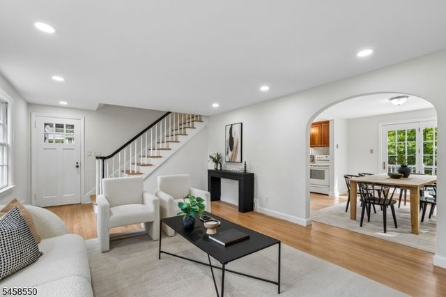 20 Pine St, Bernards Twp., NJ 07920