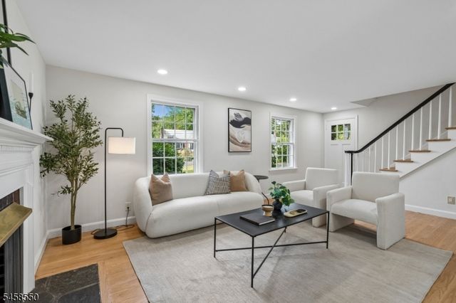 20 Pine St, Bernards Twp., NJ 07920