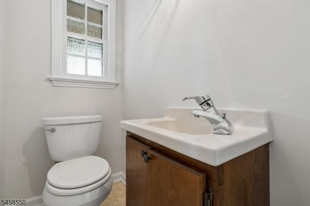 20 Pine St, Bernards Twp., NJ 07920