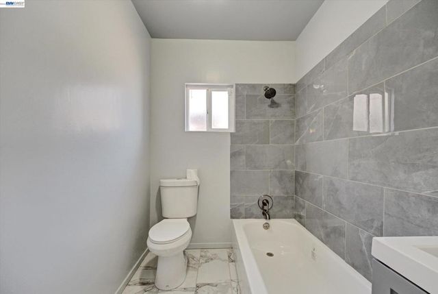 1707 73Rd Ave, Oakland, CA 94621