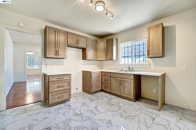 1707 73Rd Ave, Oakland, CA 94621