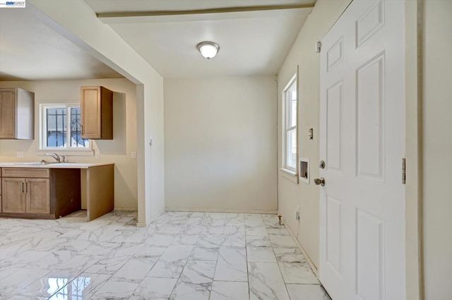 1707 73Rd Ave, Oakland, CA 94621