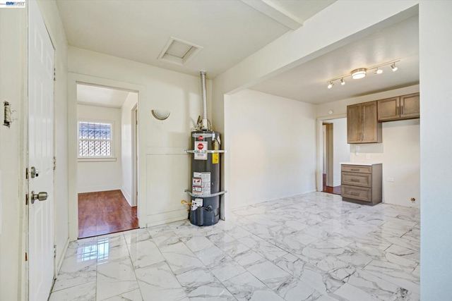 1707 73Rd Ave, Oakland, CA 94621