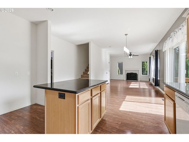 7264 Ne SHALEEN St, Hillsboro, OR 97124