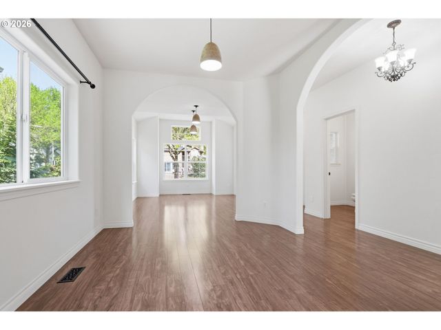 7264 Ne SHALEEN St, Hillsboro, OR 97124