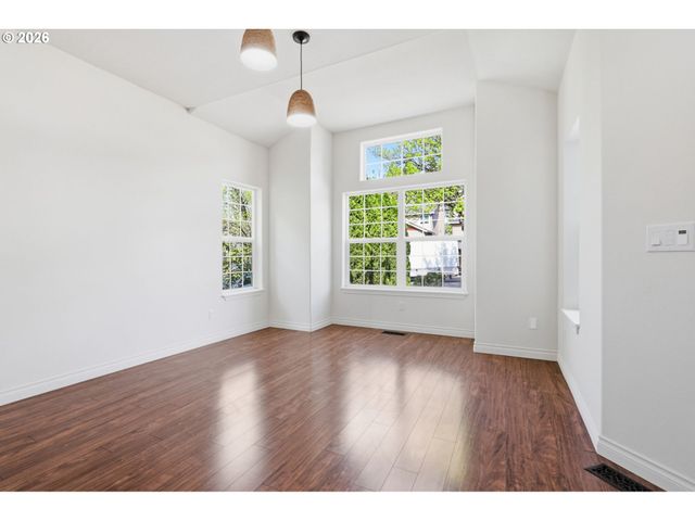 7264 Ne SHALEEN St, Hillsboro, OR 97124