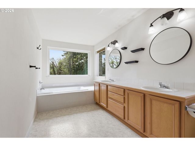 7264 Ne SHALEEN St, Hillsboro, OR 97124