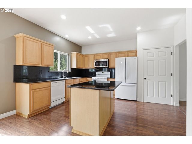 7264 Ne SHALEEN St, Hillsboro, OR 97124