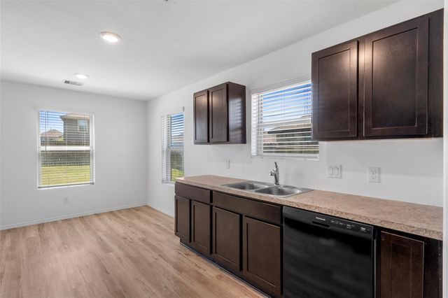 14602 Broadbury Pond Road, Rosharon, TX 77583