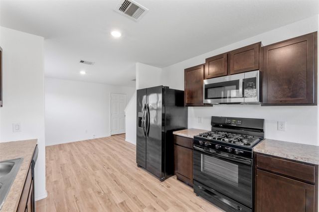 14602 Broadbury Pond Road, Rosharon, TX 77583