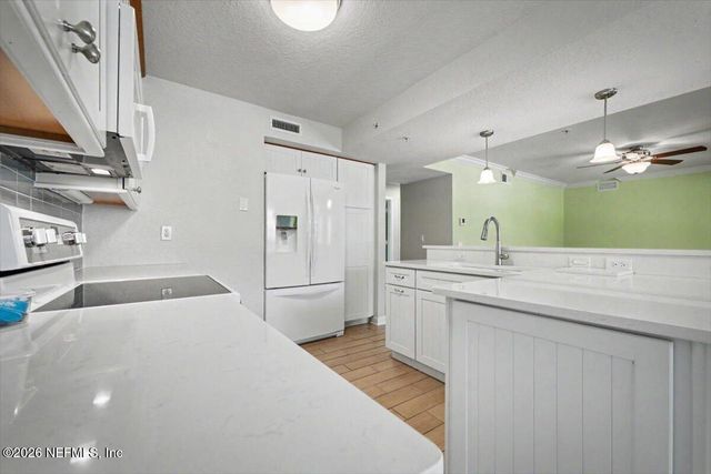 101 25TH Avenue J13, Jacksonville Beach, FL 32250