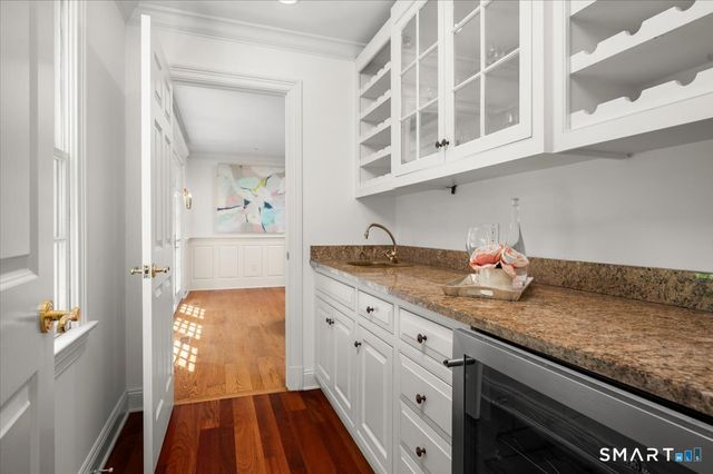 27 Woody Lane, Westport, CT 06880