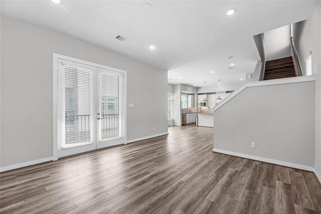 5823 Fairdale Lane C, Houston, TX 77057
