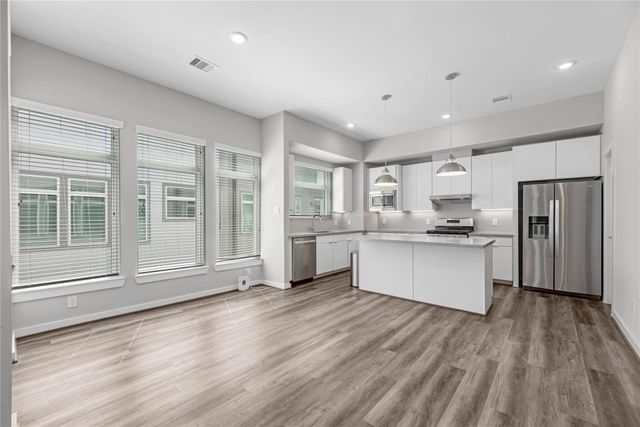 5823 Fairdale Lane C, Houston, TX 77057
