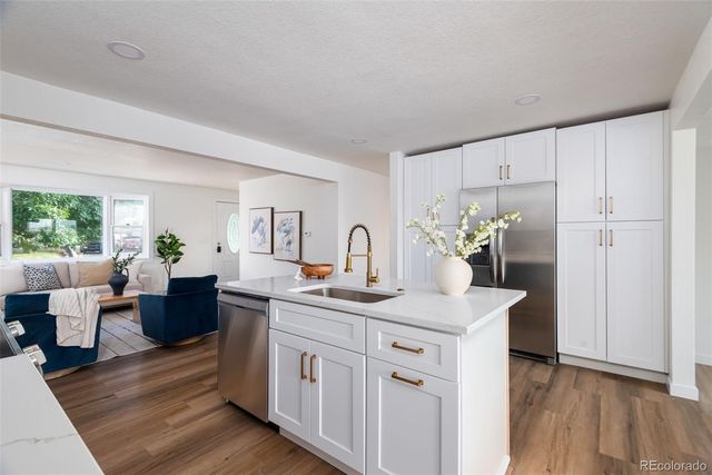 15785 W 2nd Avenue, Golden, CO 80401