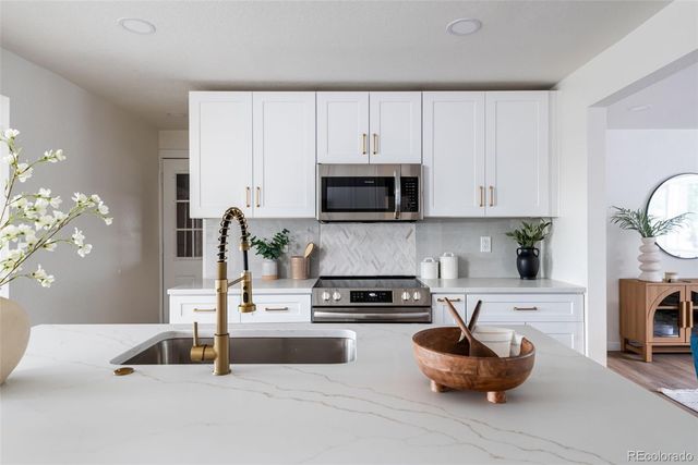 15785 W 2nd Avenue, Golden, CO 80401