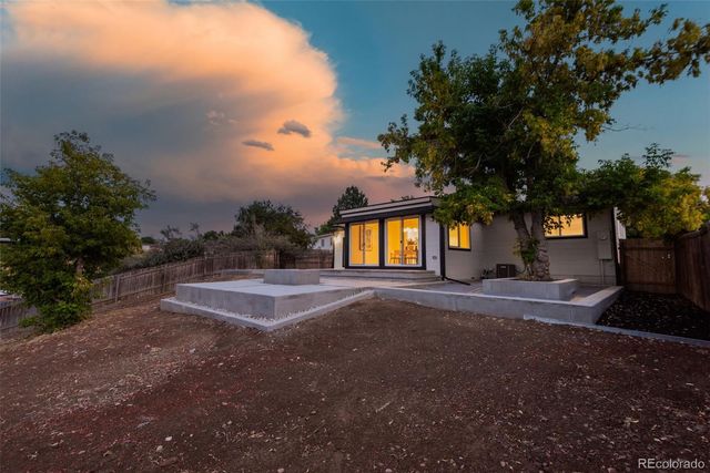 15785 W 2nd Avenue, Golden, CO 80401