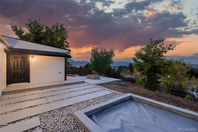 15785 W 2nd Avenue, Golden, CO 80401