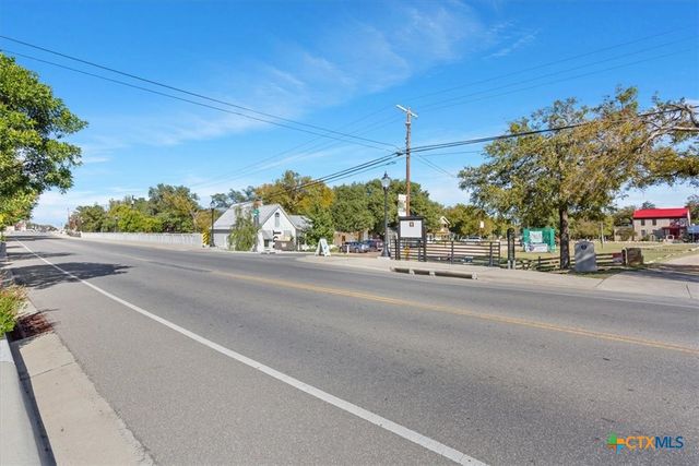 20 Rock Creek Drive, Salado, TX 76571