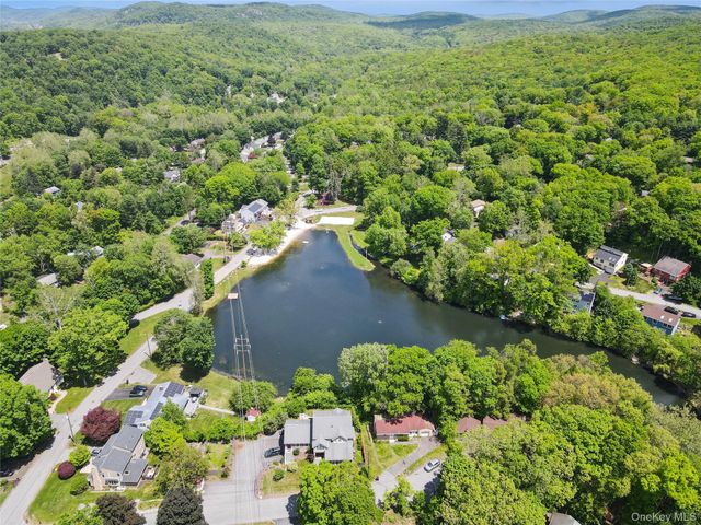 12 Stony Brook Road, Sloatsburg, NY 10974