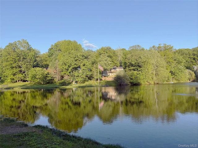 12 Stony Brook Road, Sloatsburg, NY 10974