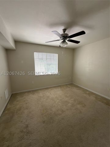 6559 Emerald Dunes Dr 303, West Palm Beach, FL 33411