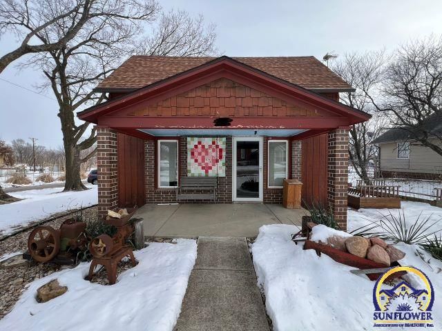 108 Highland AVE, Hoyt, KS 66440