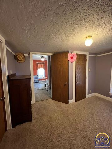 108 Highland AVE, Hoyt, KS 66440