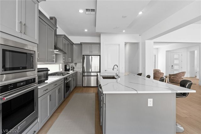 153 Mirage View Drive, Henderson, NV 89011