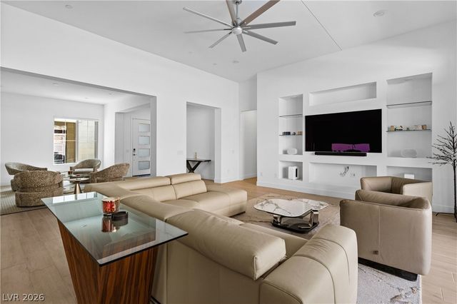 153 Mirage View Drive, Henderson, NV 89011