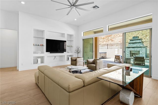 153 Mirage View Drive, Henderson, NV 89011