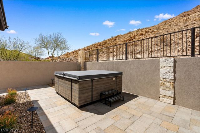 153 Mirage View Drive, Henderson, NV 89011