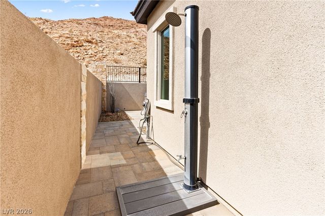 153 Mirage View Drive, Henderson, NV 89011